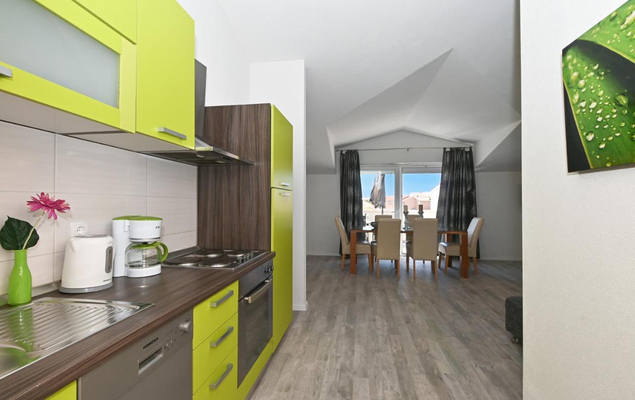 Apartments Villa Filip โตรกีร์ ภายนอก รูปภาพ